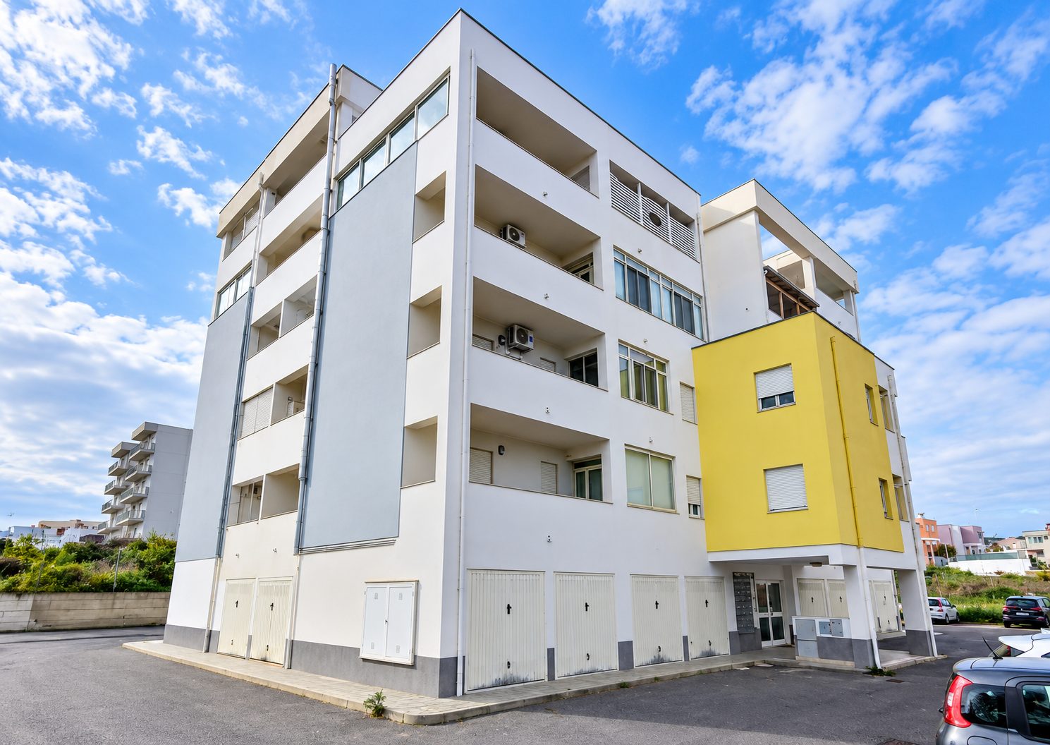 Edifici residenziali Torre A e B, Loc. Trafinello, Crotone